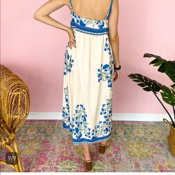 Setting sale maxi dress —new with tags..arrived after event - Picture 2 of 3